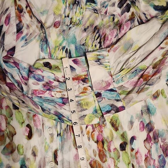 Avenue watercolor button down 3/4 sleeves shirt - Picture 9 of 11